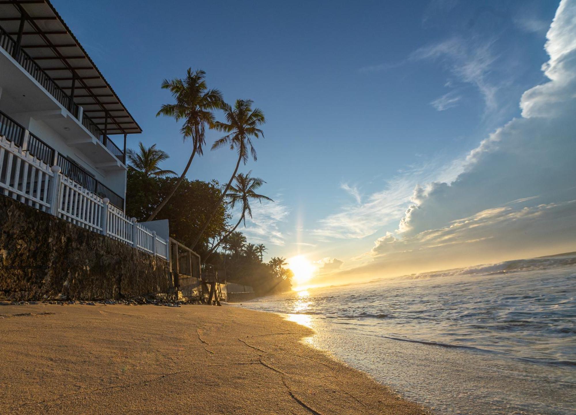 The Beach Talpe Unawatuna Exteriör bild